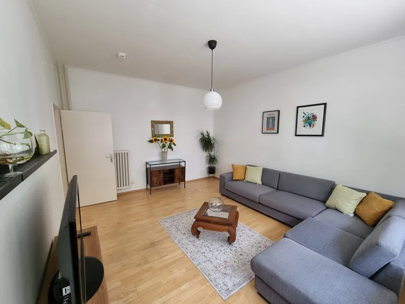 Moderne, sonnige & frisch renovierte möblierte Wohnung auf Zeit in Top-Lage Berlin-Wilmersdorf — photo 1